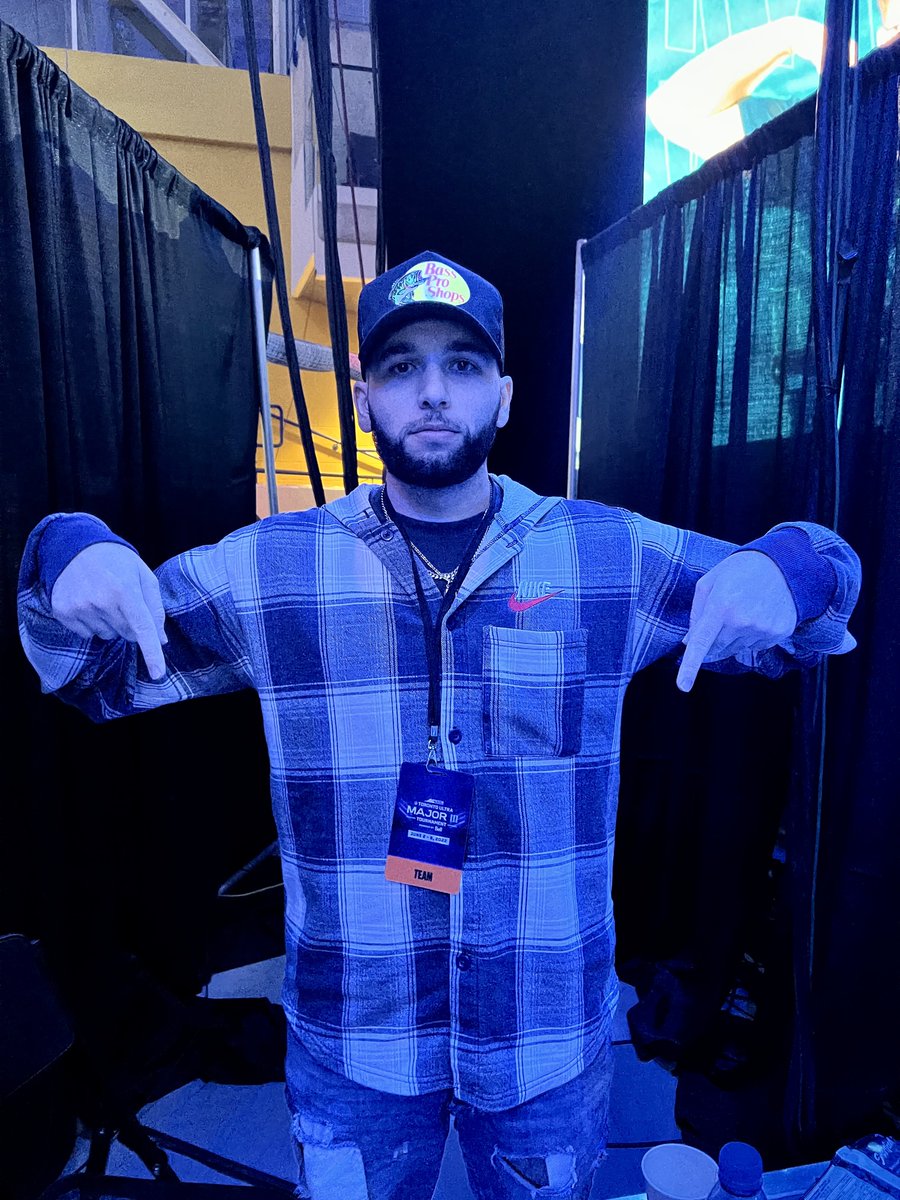 SurgeVancouver's tweet image. FAZE DOWN BITCH