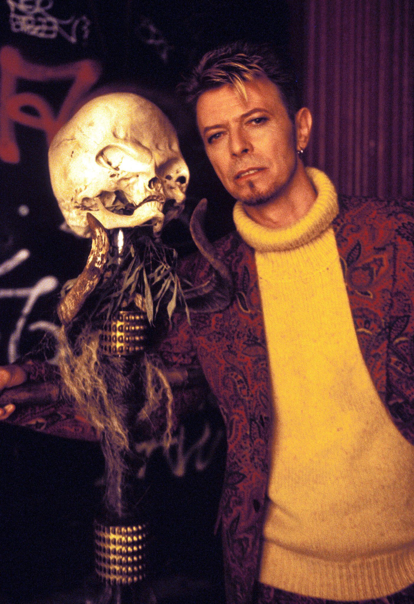 lostinspace-on-twitter-tzipor336-davidbowiereal-thenomigirl