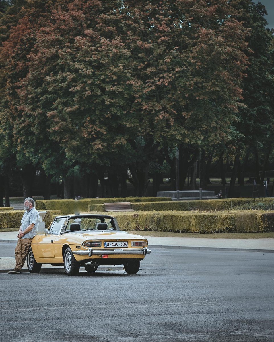 Dankameraman's tweet photo. This one is for the car lovers! A bit of car fun during my streetphotography

https://t.co/Z8VHHITRw7

#carporn #streetphotography #carphotography #photography #photooftheday #brussel https://t.co/fvNArFeTPc