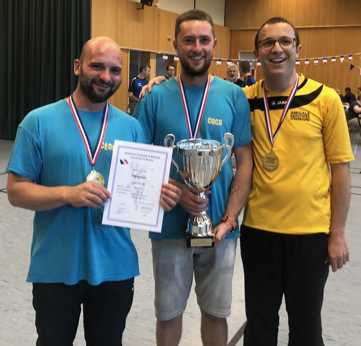 EricJC_Vial's tweet photo. L’amicale des Égoutiers de #Strasbourg, après 2 médailles de bronze au Championnat du Monde remporte le Championnat de France 🇫🇷 de quilles (en duo) 🎳 #ninepin bowling classic https://t.co/K0xq7nbfiN