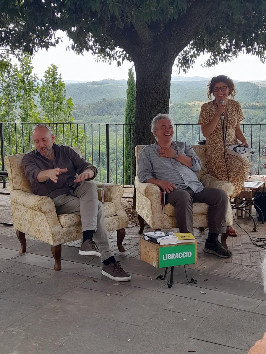 Con Alessandro Vanoli nella splendida Castelmuzio per Castelibro, storie di mare ed etruschi <a href="/editorilaterza/">Editori Laterza</a> <a href="/bottegaerrante1/">Bottega Errante</a> <a href="/libraccio/">il libraccio</a>