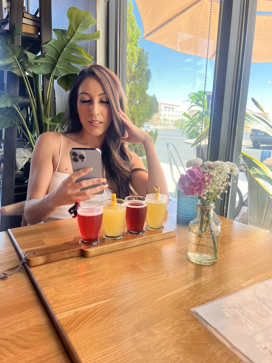 sincitydomme's tweet photo. Bad girl brunch! 😈 https://t.co/BIFvlxu1ay