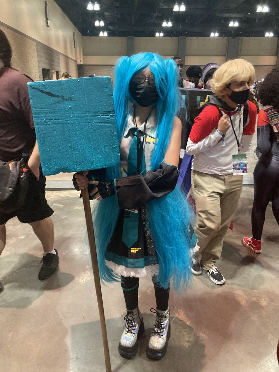 PhantomRuby165's tweet image. Today I’m gonna be showing my top 10 cosplays I’ve seen when I was at connecticon 2021 #cosplay #top10 #connection