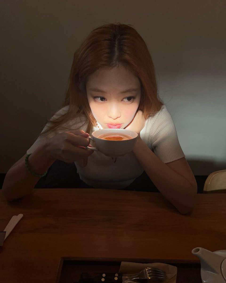 rubythejen's tweet photo. Sips tea. https://t.co/XkbT96qw99