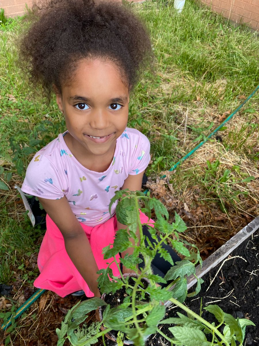 Thank you <a href="/BristolPW/">Bristol Public Works</a> for teaching our kids in our #21stCentury after school program all about planting and gardens. We can’t wait to share our veggies! #sssct <a href="/BristolCTSchool/">Bristol Public Schools</a> <a href="/EducateCT/">CT Dept of Education</a> <a href="/SecCardona/">Secretary Miguel Cardona</a>