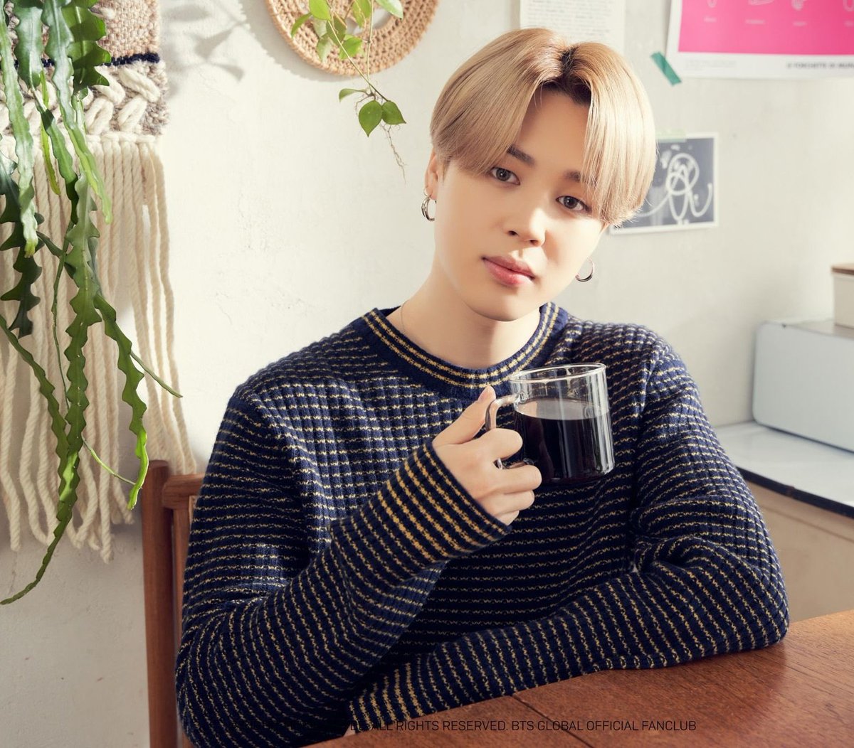 RisingJimin's tweet photo. #Jimin Inspired 🐦Tweet🐦 of the Day!
Jimin shows up ready for any occasion and I show up -
Proud ♥️
Inspired💡
In awe😱
Respect 🙏
Crushing😌
Curious🤔
Excited🤗
Happy☺️
Mesmerized😍
A man that arouses so many positive emotions must be cherished &amp; loved completely!
#CherishJM💜 https://t.co/hHj6lhrCF3