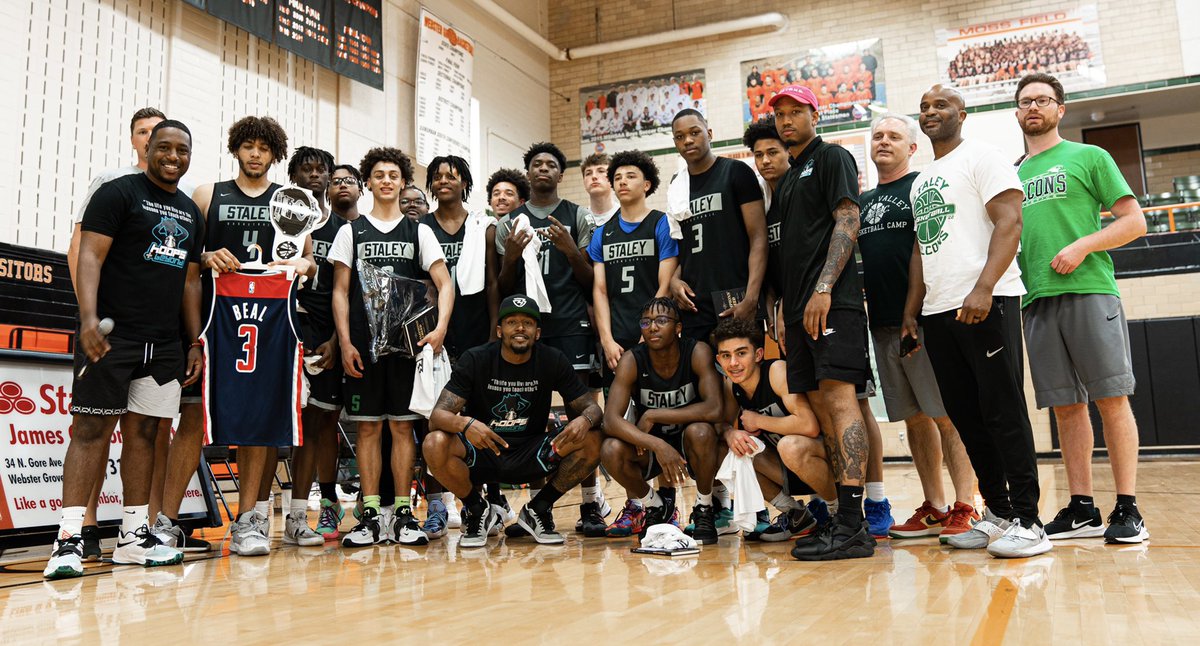 hoopsandbeyond's tweet photo. Congrats to the 2022 Hoops and Beyond Showcase Champions, the @StaleyCagers🏆high-level hoops on the court &amp; development beyond the court all weekend &amp; the Falcons came out on top 🏆 You know the champs had to grab a 📸 with Hoops and Beyond’s own @realdealbeal23 #HoopsAndBeyond https://t.co/Bws1mrrcMC
