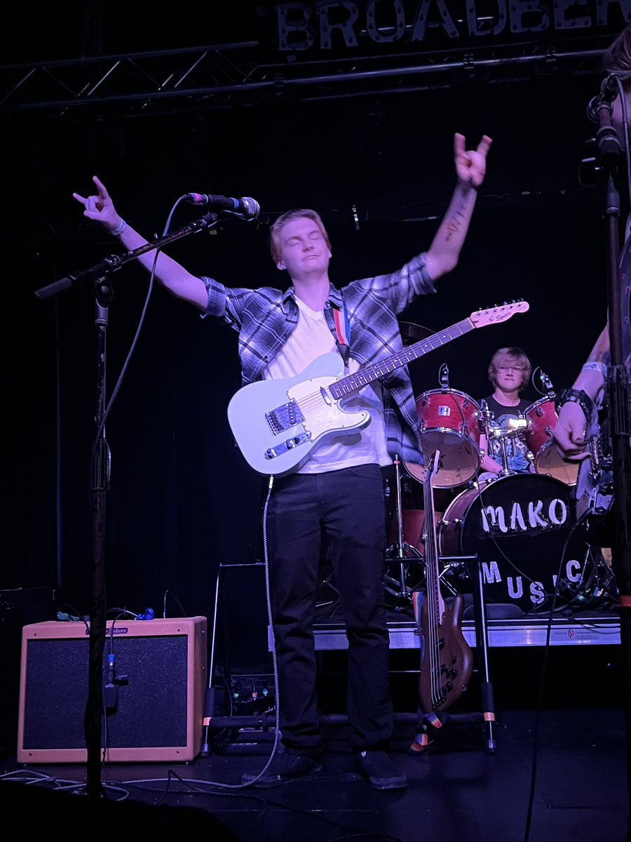 worldlang_vhs's tweet photo. Former Spanish student and current French student Gavin Gray played at The Broadberry tonight. I’m always amazed at the many talents of our students @VHS_BlueDevils ! https://t.co/aXie2cQaPs