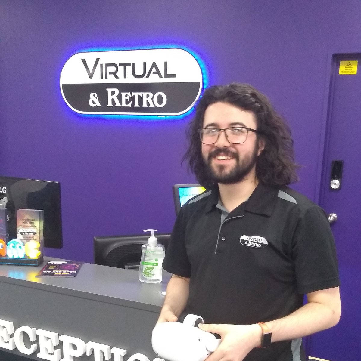 RetroVirtual's tweet photo. We're offering a discounted price of just $40 for 60 minutes per headset right through to the end of June - including our awesome new Escape Games!

If you'd like to book when we're closed, you can do that yourself on our website - https://t.co/7HYKJqBiuo 😁 https://t.co/jwIuoeZsCl