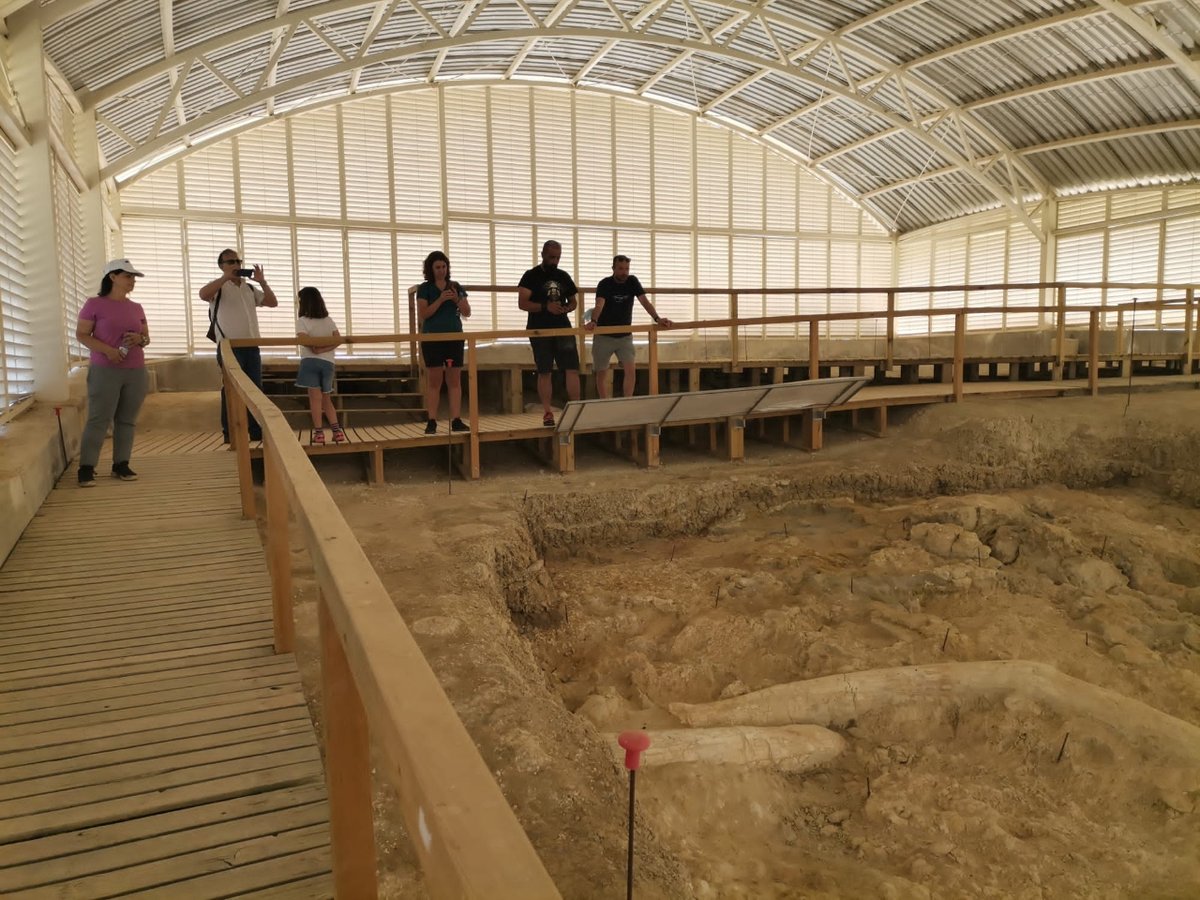 GranadaGeopark's tweet photo. VI #semanadelosgeoparques europeos en #GeoparquedeGranada.
Así transcurrió hace dos días la visita guiada al museo de la #prehistoria de #Orce, el yacimiento de #FuenteNueva y el casco histórico de esta bella localidad.
#geoparqueando
#geoparquesespañolesunesco
#egnweek2022 https://t.co/5p29Kr1NXv