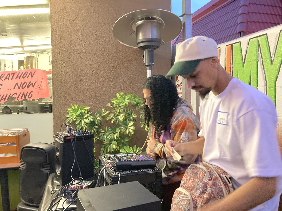 pres_morris's tweet photo. Burgers &amp; Beats was nothin but Love 🍔🎹🙌🏽 @mylomu @taariqelliott @tvkii @AYOSAMPLE https://t.co/tgVcglhl5w