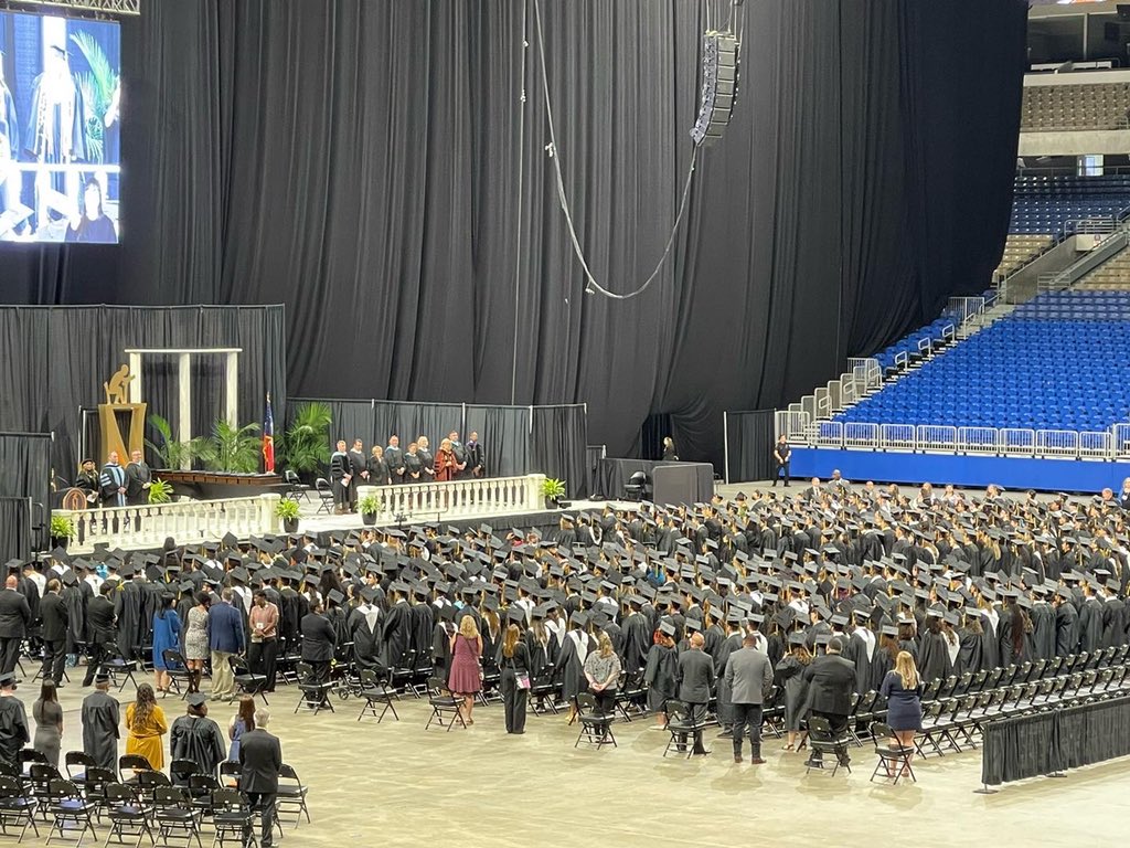 toddworldgeo's tweet photo. Look at these graduates ❤️❤️❤️ https://t.co/ePfIhPhLa2