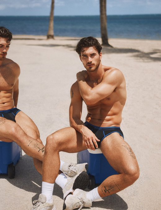 beach boy ☁️ 🌊 https://t.co/O8hoNAEvM9