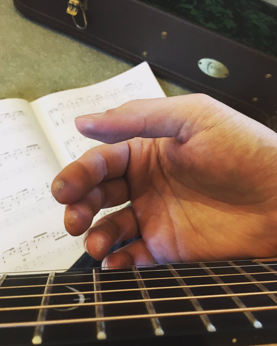 DavidColes679's tweet photo. A Sunday’s worth of playing pretty and the word my fingertips would use is “Warm” with more to be done further into this evening xx #music #guitar #guitarist #guitarplayer #acoustic #acousticguitar #calluses #practice #noodling #getthehoursin #sheetmusic #tabbook #hardcase https://t.co/iB3u8Cv2gC