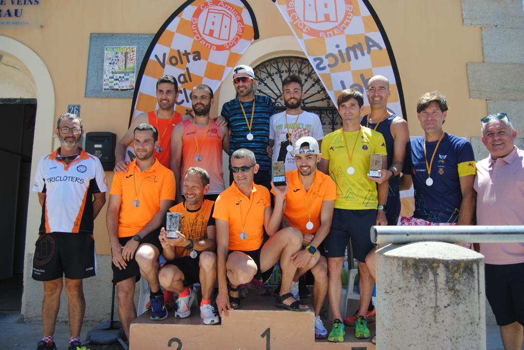 ajuntburriana's tweet photo. 📢 El Clot rep la seua gran carrera, després de dos anys sense poder celebrar-se per la pandèmia.
La Maraclot ha tornat a Borriana.
👏 Des de l'ajuntament volem felicitar els guanyadors i en general a tots els participants, més de 80 equips, pels esforços realitzats.
@ajborriana https://t.co/I1WtlVJ5OK