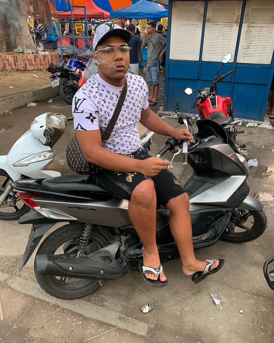 menorZ90's tweet photo. Vivendo avançado ganhando sem perder rs🤴🏾🤙🏾 https://t.co/VAjEb2yhjQ