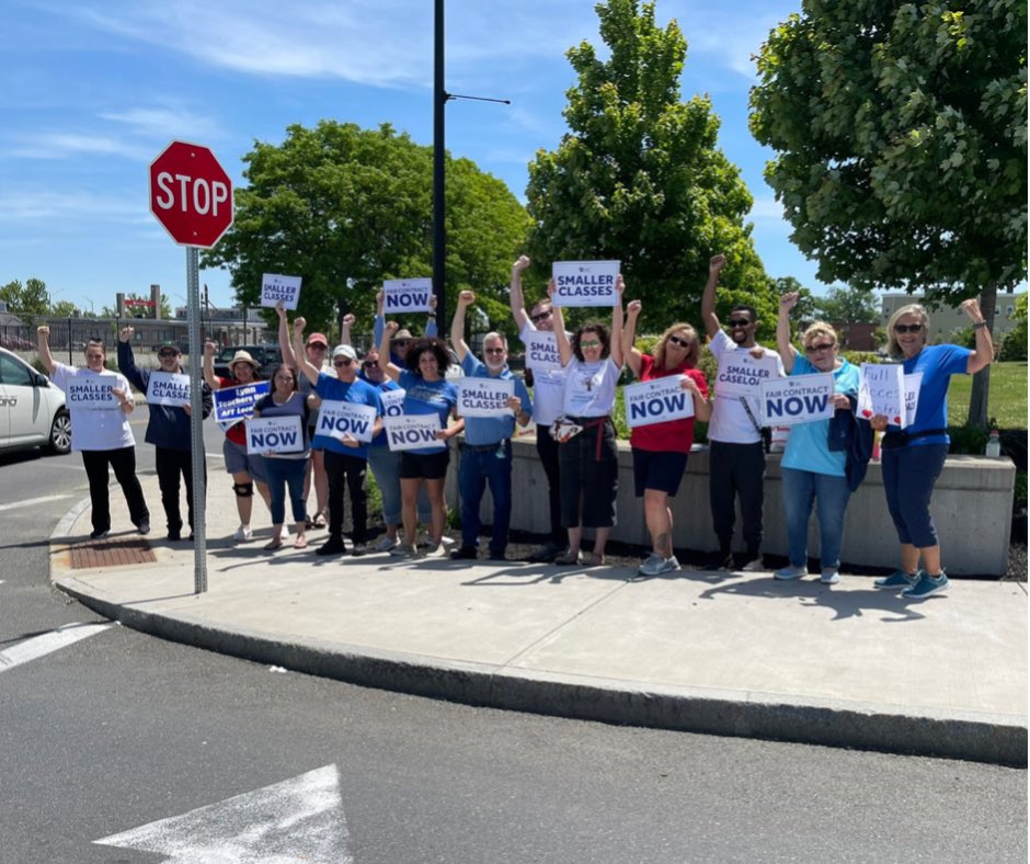 AFTMass's tweet image. Members of @LTU1037 talking with parents about the need for investments in our schools! #FairContract #ClassSize #CaseLoad