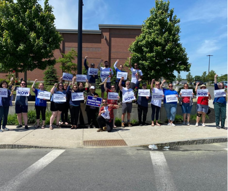 AFTMass's tweet image. Members of @LTU1037 talking with parents about the need for investments in our schools! #FairContract #ClassSize #CaseLoad