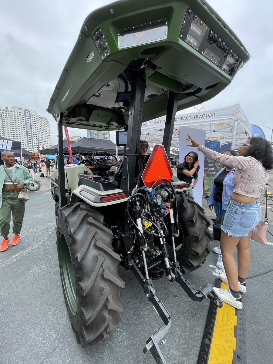 ThatsITLA's tweet photo. The first 100% electric, driver optional smart tractor from @MonarchTractor is leading the way into clean farming and less dependent on fossil fuels. #monarchtractor @ElectrifyExpo #electrifyexpo #tractor #farming #electricvehicles #cleanfarming #agriculture https://t.co/nkklgkKJrN