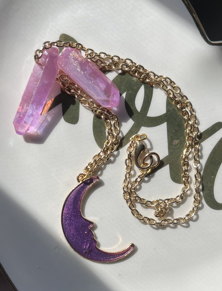 🌈🦋⭐️new items in my shop! check it out!🌸🍃🌙
💟etsy.com/shop/kerrithea…💟