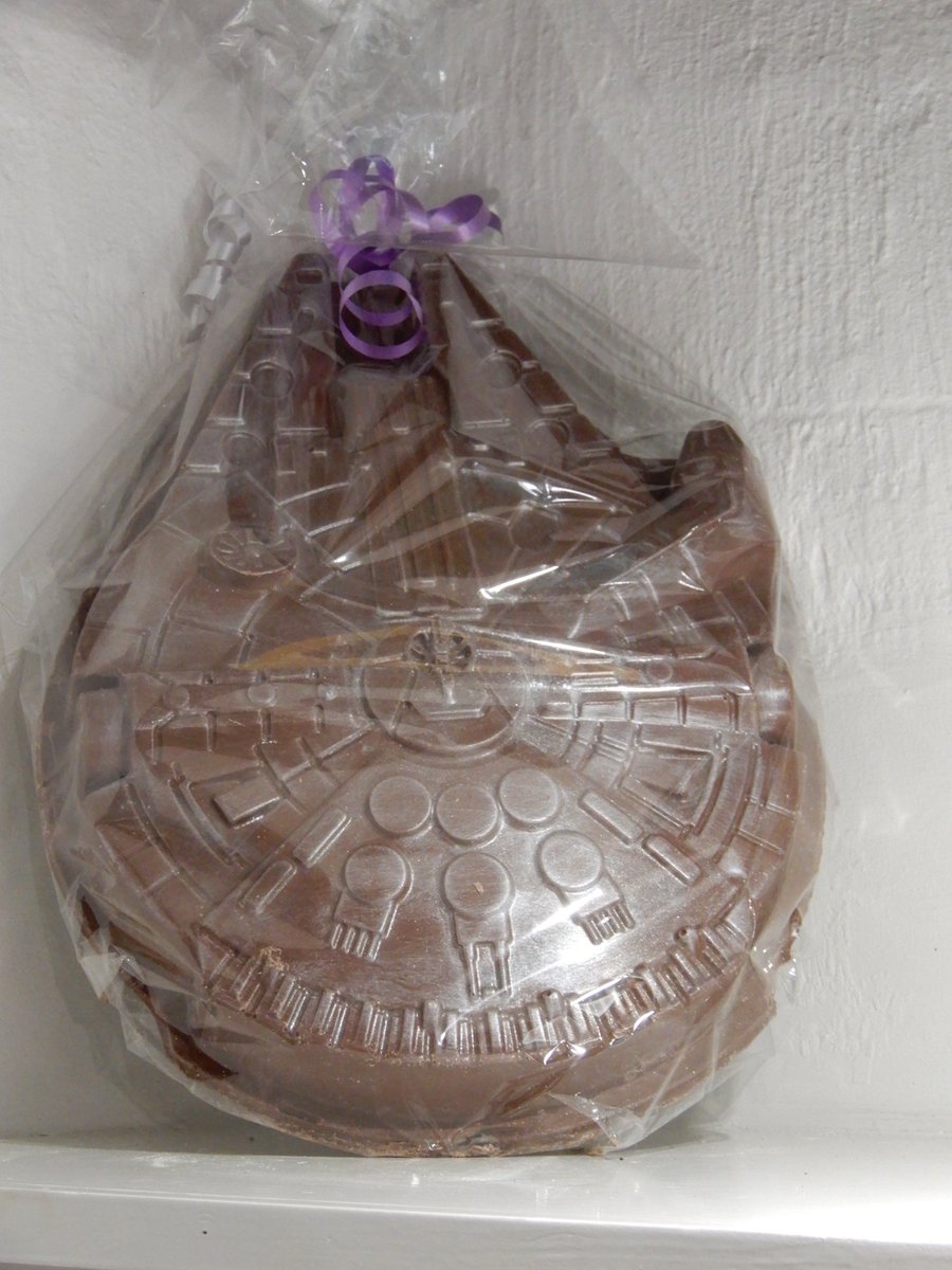 Matedwards7's tweet photo. Dammit, why was this so expensive? #StarWars #chocolate #perfectcombos https://t.co/CYxoHOHfSJ