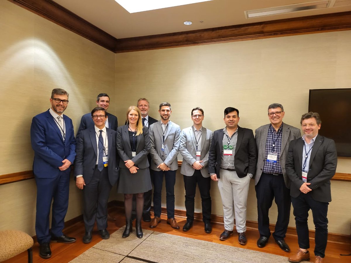 REUNIÓN INSTITUCIONAL ESMO-AAOC
Este encuentro entre las autoridades de las dos sociedades médicas se realizó durante las jornadas de la Sociedad Americana de Oncología Clínica en la ciudad de Chicago.