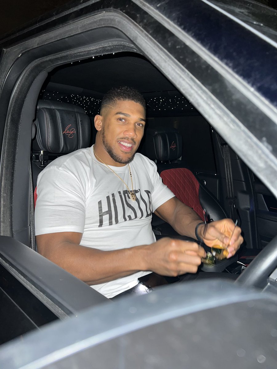 anthonyjoshua's tweet photo. Hustle to take care of our people 🖤 https://t.co/rsEU1Ik3WO