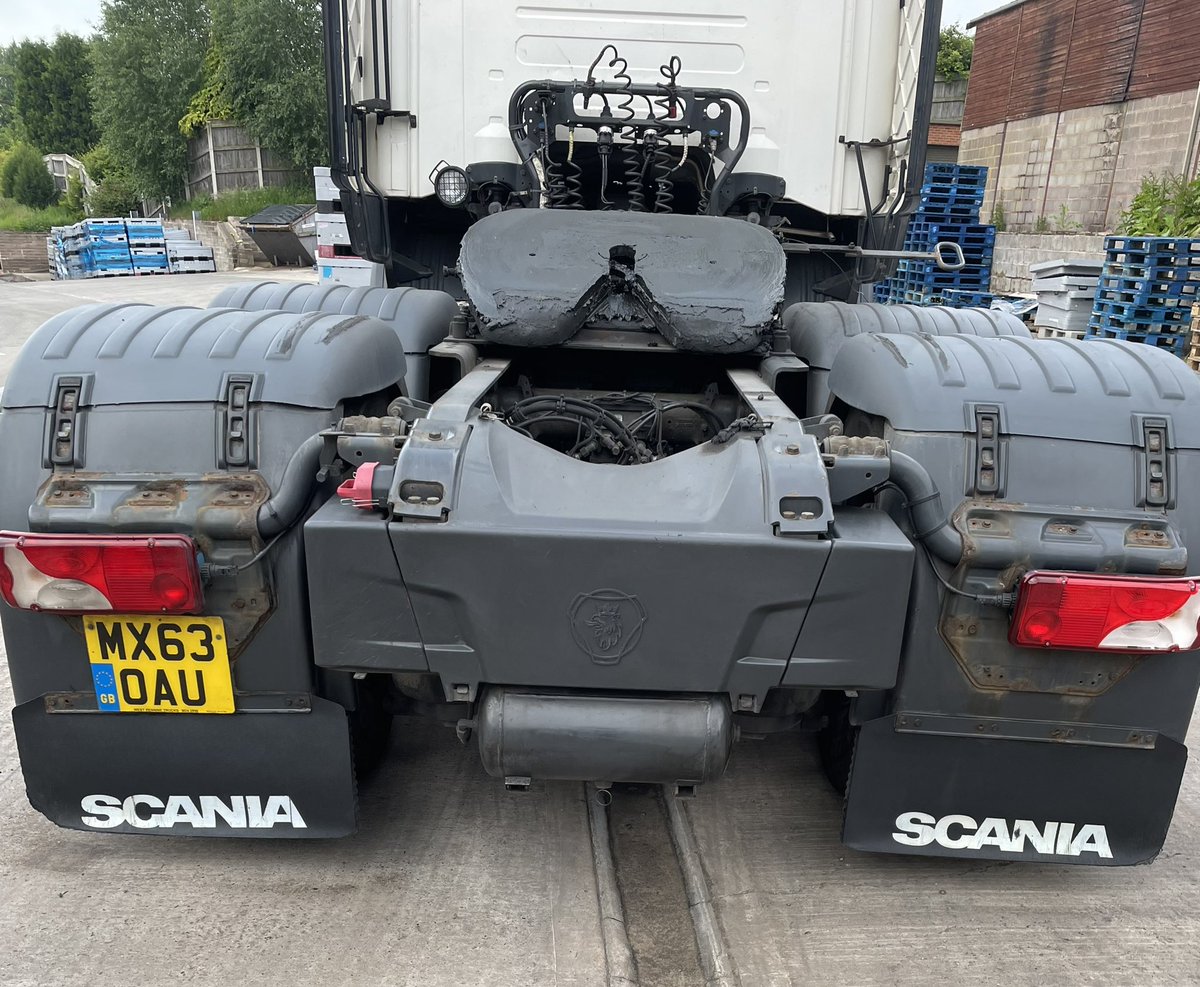 BumbleHoleMedia's tweet photo. At @BumbleHoleFoods we have new Iveco’s &amp; Dafs &amp; a neglected Scania R440 which is the spare/shunter. After I have given her a full inside &amp; out valet and added some bling she is now back at the head of the fleet. @ScaniaUK @AllThingTrucks https://t.co/UIDulSQDQ7