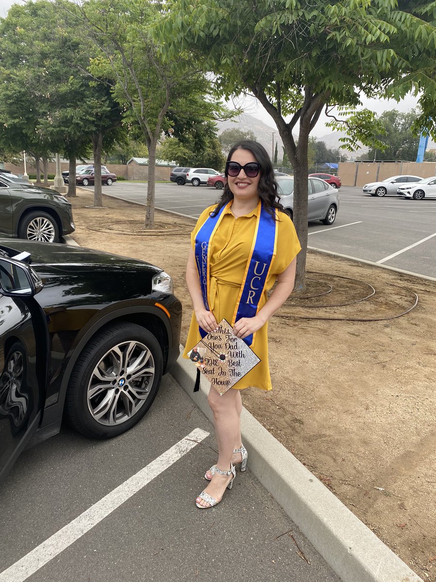 MichellePoveda's tweet image. 2 years, 1 pandemic and $50K in student loans later, best believe I dressed up! 👩🏻‍🎓 
#MFACreativeWriting  
#FirstGenGrad
#CancelStudentDebt 
#EducatedLatina 
@UCRiverside