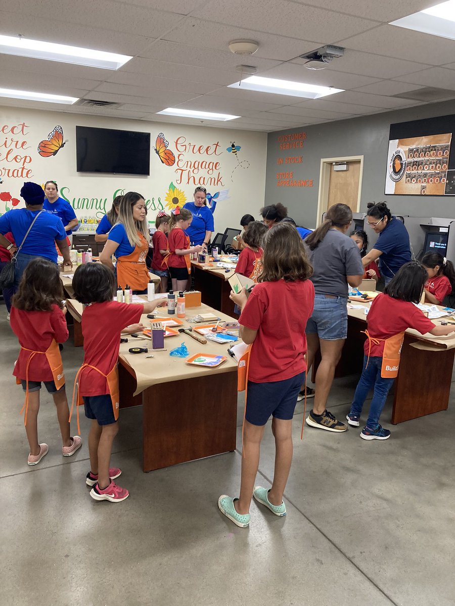 jan_kenny's tweet photo. Building Strong Relationships with the next generation! Local group of American Heritage Girls working to complete their Home Care and Repair badge. Girls completed kids workshop project and located tools and supplies in store. @javonne_s @MejutoAllen @THDLuisC https://t.co/hxucPwn6h7