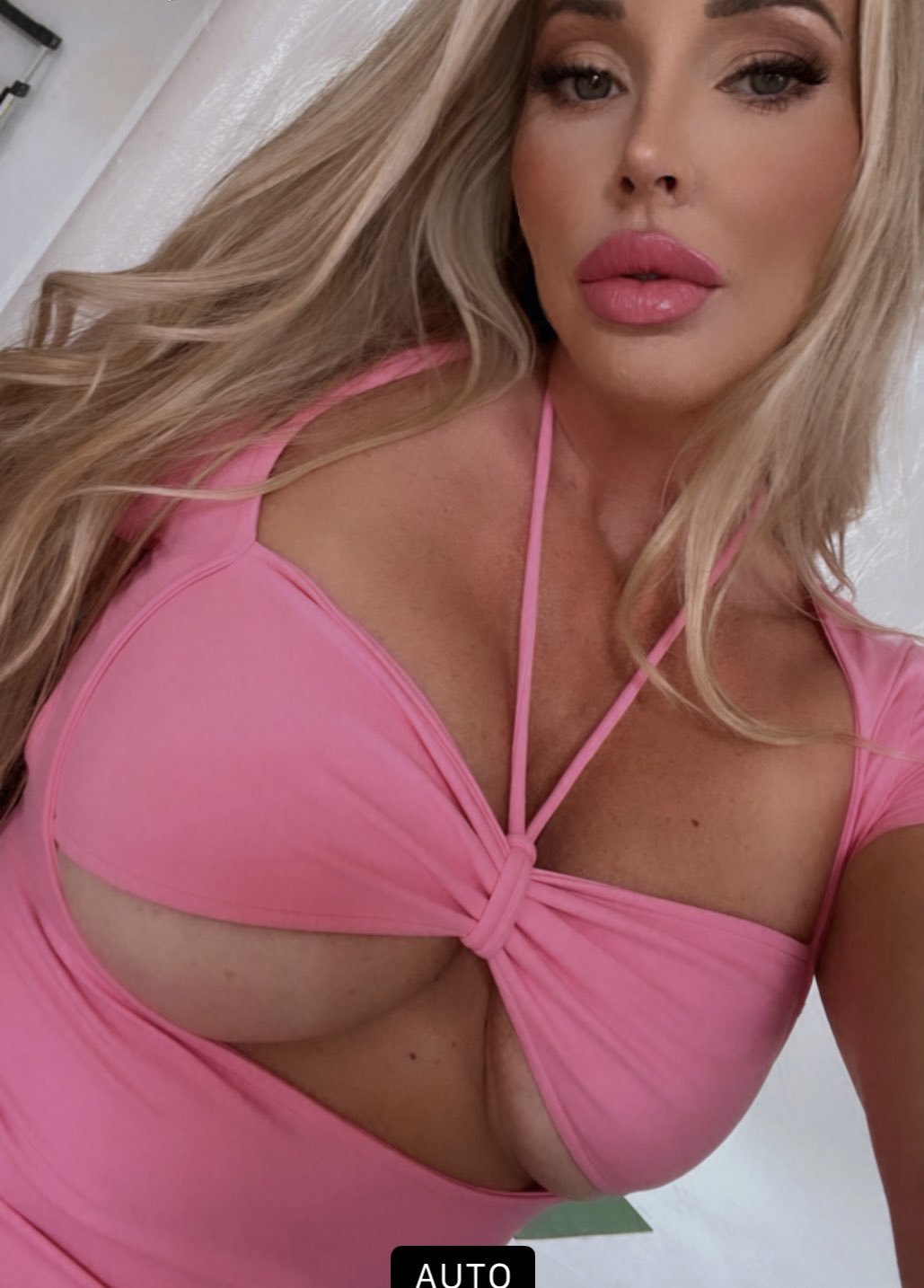 Happy Sunday y’all! #SundayFunday 💖 https://t.co/i1g2bXJedF