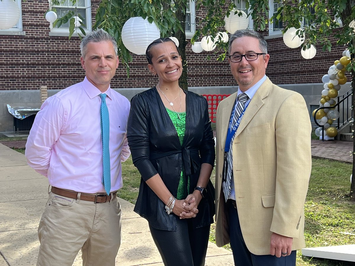 kimogibbs's tweet photo. Last hurrah…..8th grade Semi-formal!! I’m going to miss these faces 💚😢 #myguys #myliaison #mynurse #myscholars  @Shanmck78 @WinchB4 @PSduPontMS https://t.co/h16CcetFR7
