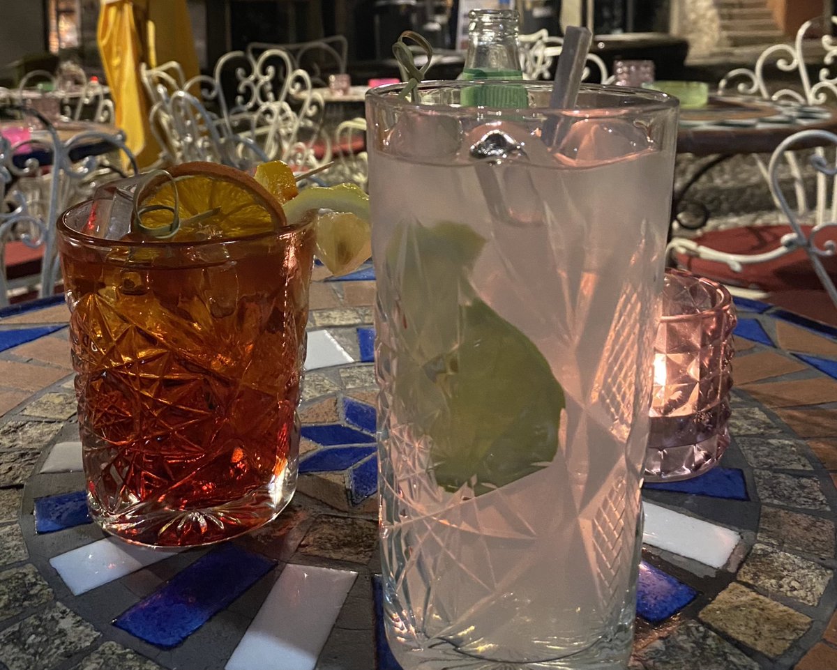 williecorcoran1's tweet photo. Cocktails Italian style https://t.co/jKweMYY6zg