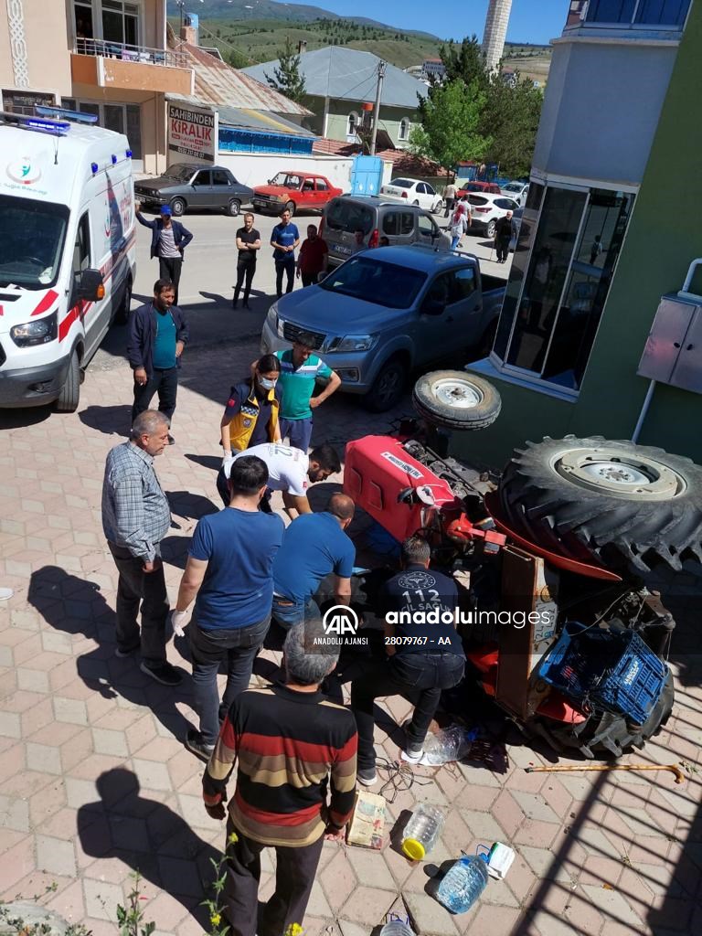 gazeteci24's tweet photo. Erzincan'da devrilen traktörün altında kalan sürücü öldü
ANADOLU AJANSI
https://t.co/pZwEiTpWVE
#Erzincan #devrilen #traktör #öldü #Refahiye #polis https://t.co/v1yhrBfnUO
