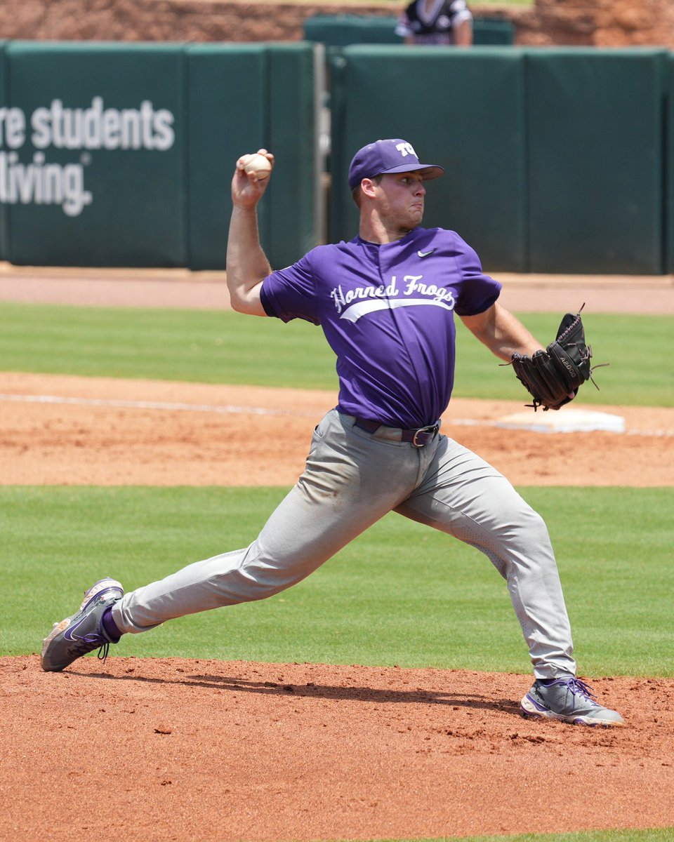 What. A. Day!! Cam Brown was outstanding👏👏👏

8.0 IP, 5 H, 1 R, 0 ER, 2 BB, 3 K

#FrogballUSA | #GoFrogs