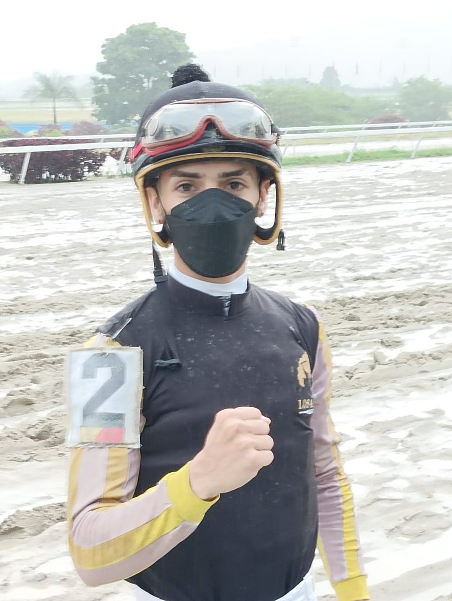 OficialINH's tweet photo. Fotos 📸 | "Sharapova" (2)  conquistó el II Clásico "Bambera" (Gr. II) 🏆 con la monta de Jaime Lugo Jr. y entrenamiento de F. Parilli 🥇. 

👉 En el segundo lugar arribó "Melosa" (3). 

#Hipismo 🏇 https://t.co/Rv4II45Z3e