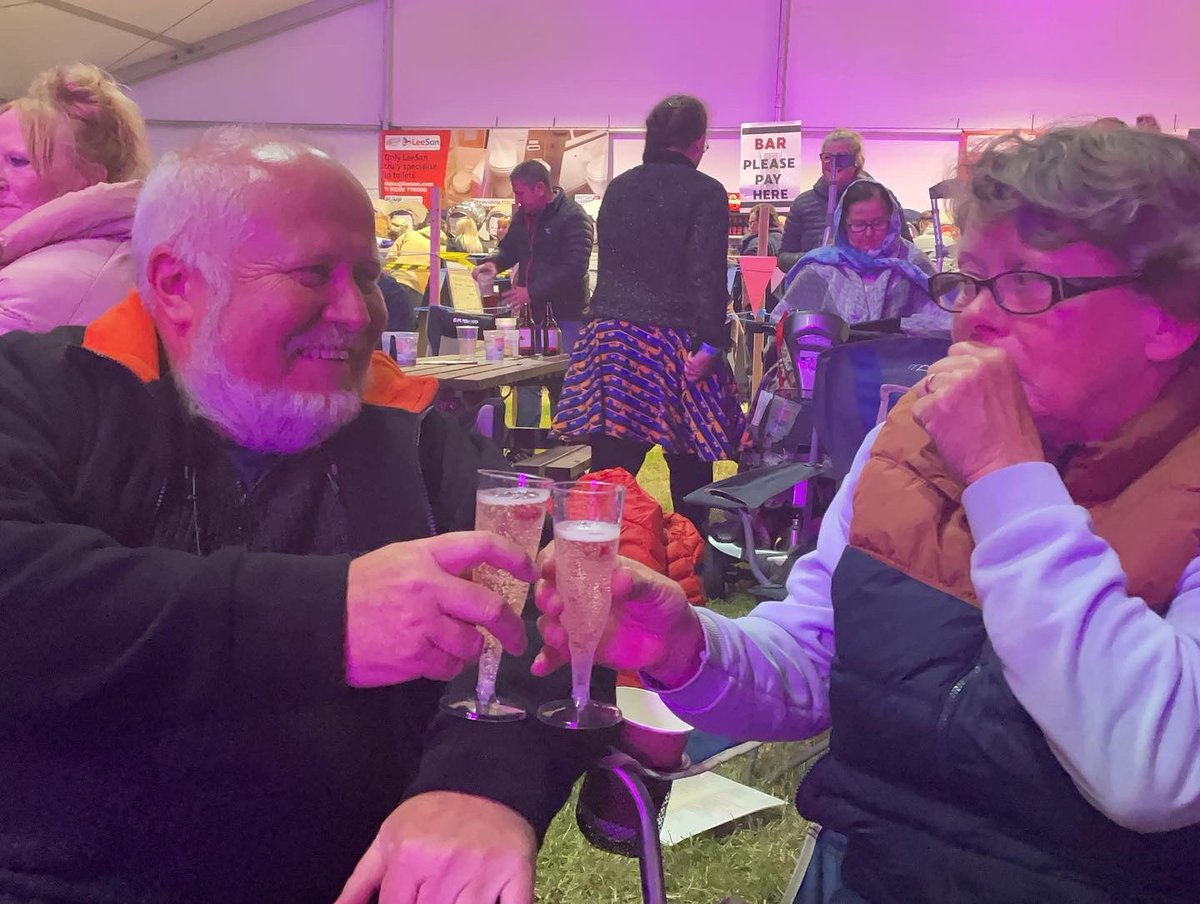 sianemilyyyx's tweet photo. That’s @CrickShow done for another year! It’s been amazing to see familiar faces, new faces and furry faces (LOTS of dogs)! So much love for @Making_New_Mems ❤️ #crickshow #crickboatshow2022 https://t.co/CJKTMVfRXK