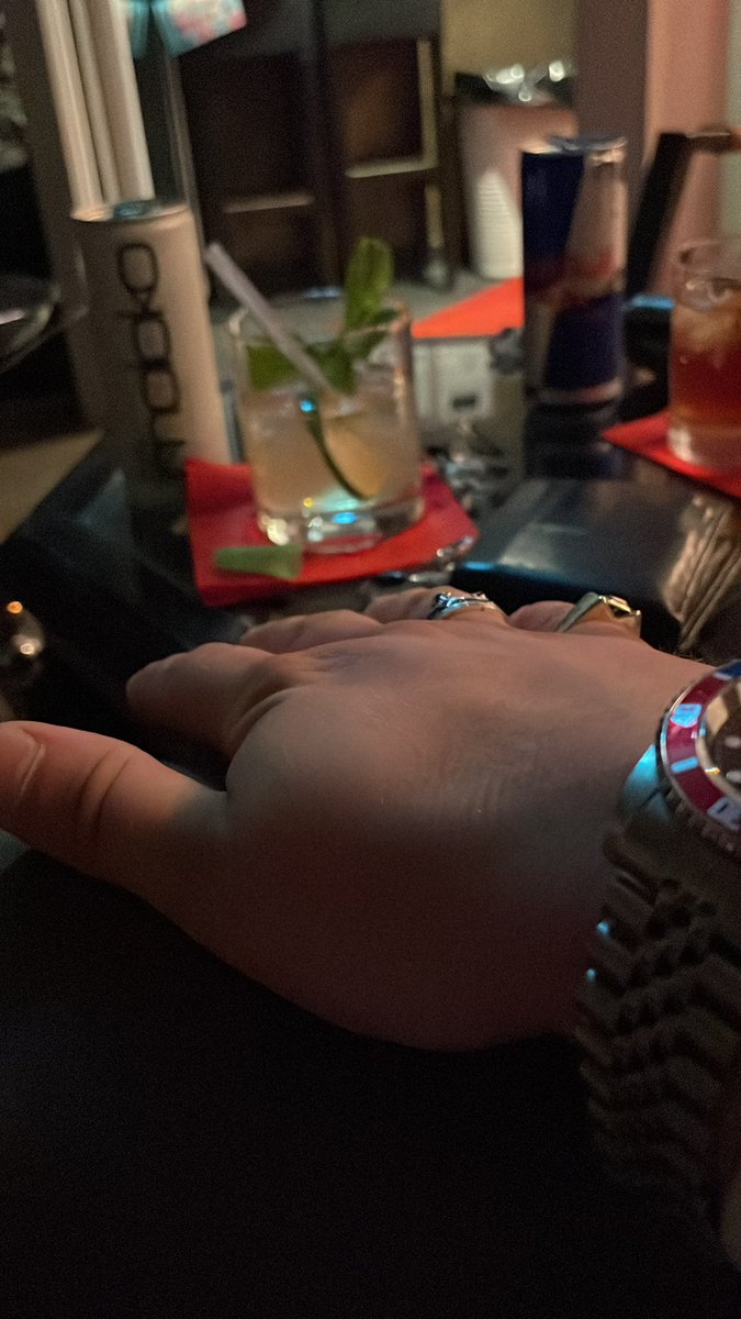 VibeezR6's tweet photo. Hashtag13 Düsseldorf 👌 Nächste Woche gehts ab 🤫 https://t.co/FkQzwEJCYC