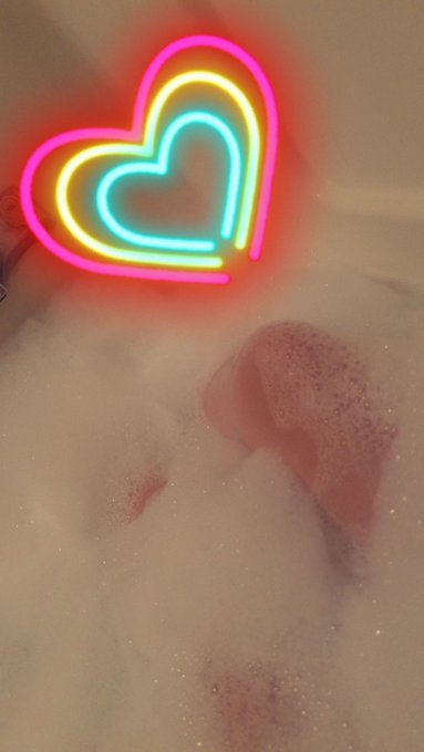 Bubble bath vibes!!! #bubblebath #hot #summer #babe #girl https://t.co/mTtQ1bysSq<a href="/tag/bubblebath"class="tags">#bubblebath</a><a href="/tag/hot"class="tags">#hot</a><a href="/tag/summer"class="tags">#summer</a><a href="/tag/girl"class="tags"><span>#girl</span></a><a href="/tag/babe"class="tags"><span>#babe</span></a>