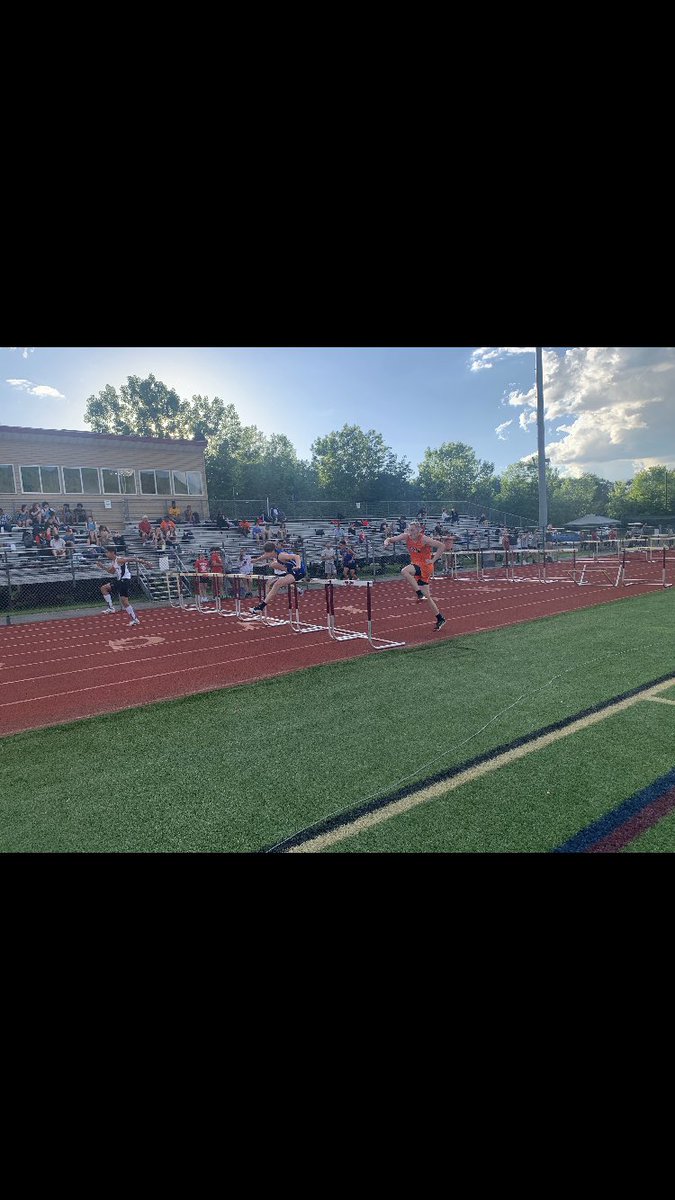 Track finished up season strong !
Andrew Reichelt made the Sectional Finals with a Personal Record in the Hurdles!