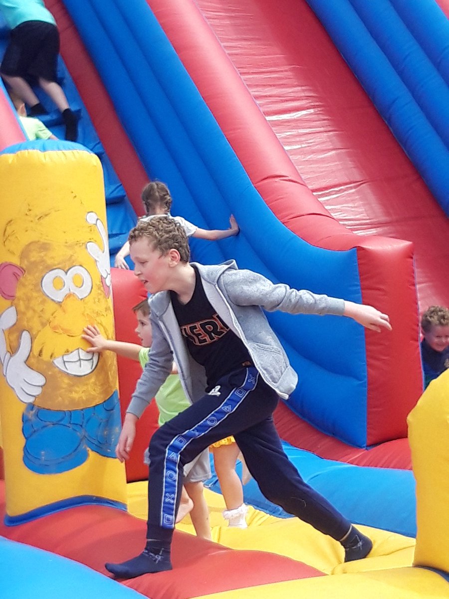 forber_janet's tweet photo. @MrHardy17 @parishschool1 
Half term fun.. fair, farm, zoo
#familyfun https://t.co/F2YSq1nRvW