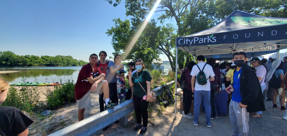 nwoods's tweet photo. On this #WorldEnvironmentDay celebrating R #NYCSTEM #BrooklynCommunity as we volunteered yesterday 4 #ItsMyEstuaryDay #ConeyIslandCreek #beachcleanup. @JDHS_Dragons @JDHSAlumni & @NYCSchools #NYCStudents #teachers who showed up & cleaned up! TU 4 hosting @NYCParks & @NYSMEA https://t.co/UH21OqdCBj