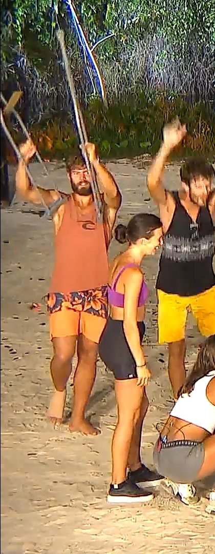 paralelnox's tweet photo. Rubi 😂😂😂 #survivorsrbija #SurvivorHrvatska https://t.co/tHg4ARMlhM