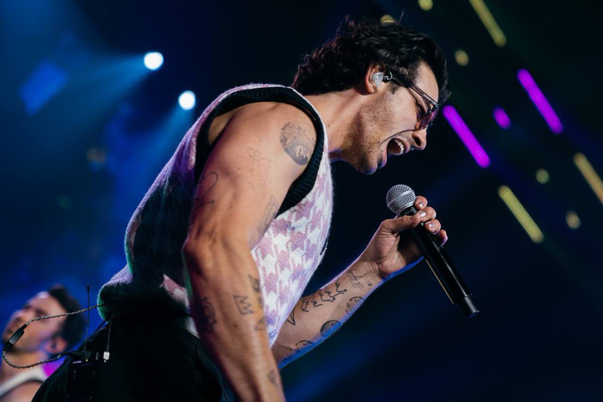 joejonas's tweet photo. Night 2 in Vegas was incredible. Everyone brought the energy!!! Can’t believe we have to wait until Thursday for the next show 🥹 https://t.co/lflW4n0YDd
