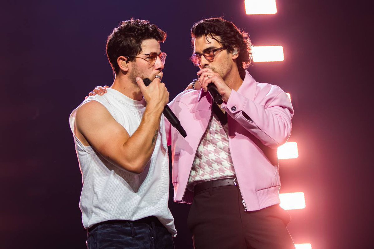 joejonas's tweet photo. Night 2 in Vegas was incredible. Everyone brought the energy!!! Can’t believe we have to wait until Thursday for the next show 🥹 https://t.co/lflW4n0YDd