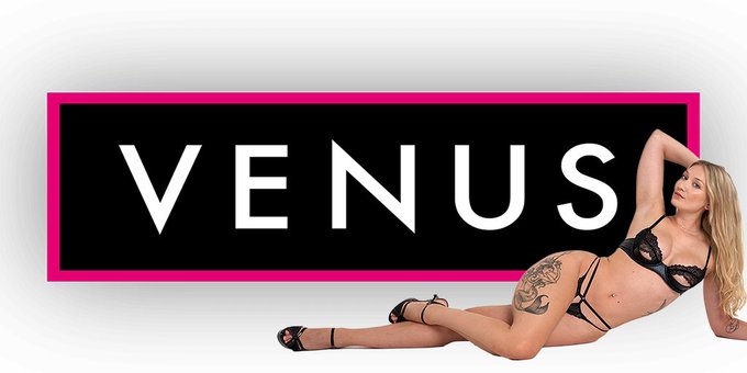 Triff mich vom 20.-23. Oktober 2022 auf der @VENUSBERLIN am Stand von @mydirtyhobby 🤩  Tickets gibt es<a class="tags" target="_blank" title="On Twitter" href="/?out=eyJ0eXAiOiJKV1QiLCJhbGciOiJIUzUxMiJ9.eyJpYXQiOjE3MjA5NTY1NDQsImlzcyI6InR3cG9ybnN0YXJzLmNvbSIsIm5iZiI6MTcyMDk1NjU0NCwiZXhwIjoxNzUyNDkyNTQ0LCJyZWRpcmVjdF91cmwiOiJodHRwczovL3R3aXR0ZXIuY29tL1ZFTlVTQkVSTElOIn0.c9ZhlKmGGOYZpUpqutC1OzDMWVi0JMC1tY5vsA-uEGrKc8azHbSAURWfxkhqNGSed-1FTLhNUCClFvDb56s45w">@VENUSBERLIN</a><a href="/tag/mydirtyhobby"class="tags"><span>#mydirtyhobby</span></a>