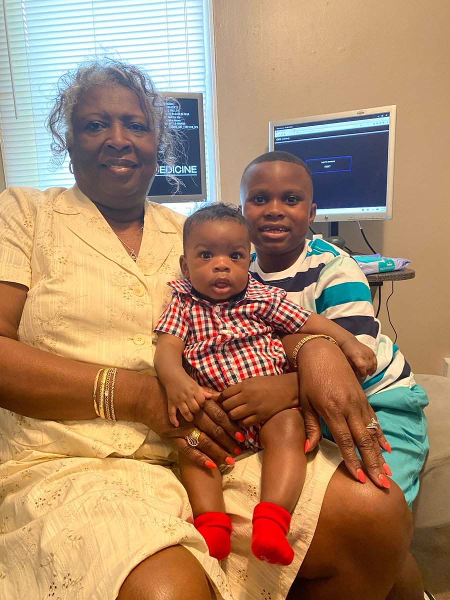 tyewy27's tweet photo. La Familia ๐๐๐๐ #MyNene and #Harryman #MalcMalc https://t.co/Z4ag7ptL0N