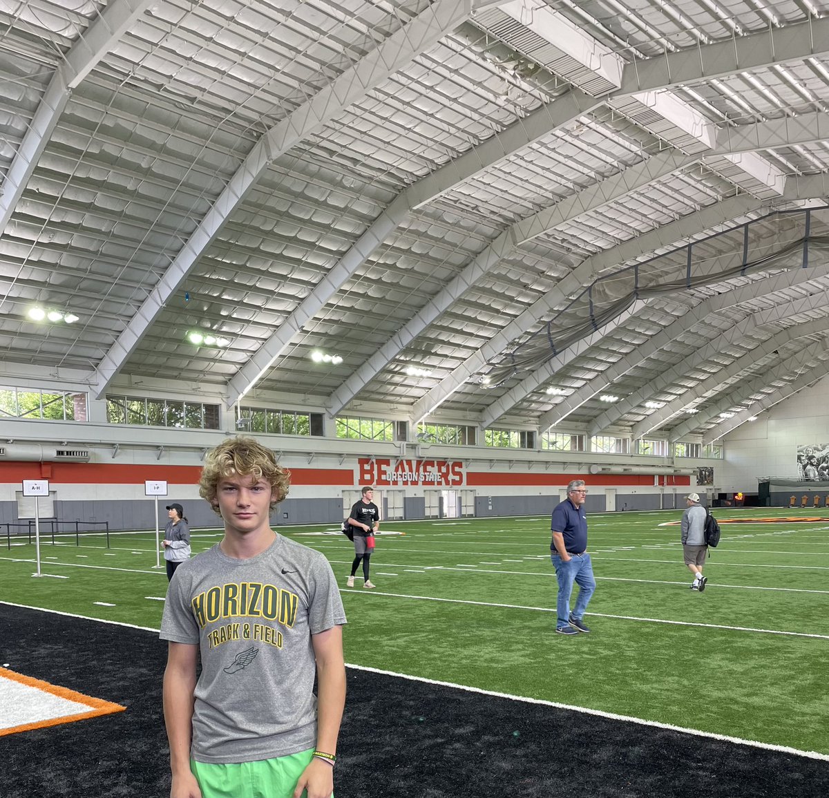 FloydKanyon's tweet photo. Enjoyed the tour of Oregon State @CoachSaparto @BeaverFootball @JakeCookus @steverausch17 @litten_andy @CoachDitmore @HorizonFootball @hzfbfamily @HHSathleticsAZ @PVUSDATHLETICS https://t.co/4fIJkkxAtD