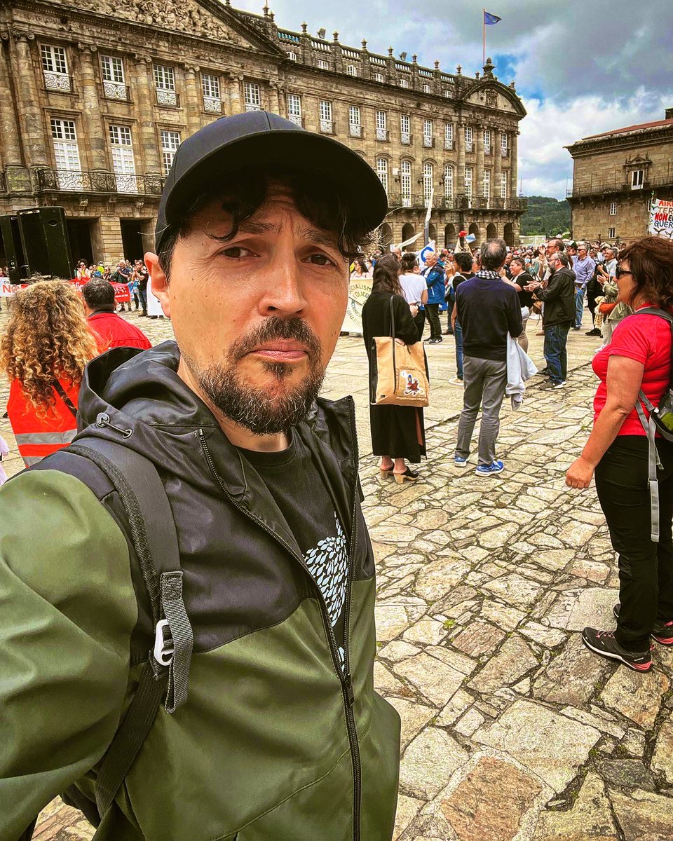 RAIBAGALEGA's tweet photo. Ultimamente imos máis de mani que de concerto 🤷🏻‍♂️   #EólicaAsíNon https://t.co/jMntKJFVxS
