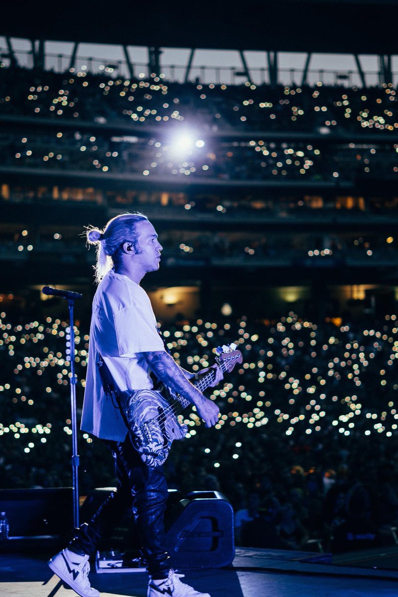 falloutboy's tweet image. happy bday to the man, the myth, the legend… @petewentz 🎉🎉🥳